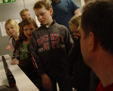 P&aring; "Station Bengt" visades inga "chepy things". H&auml;r beskrev Bengt pedagogiskt, och med en fullt fungerande modell hur ett &aring;nglok funkar. F&ouml;rst h&ouml;r man hur kolarn skyfflar, pannan eldas upp och och r&ouml;ken b&ouml;rjar puffa f&ouml;r att snart ta fart och str&ouml;mma ur skorstenen. D&aring; &auml;r det dags att sl&auml;ppa bromsarna, och sakta tuffa ig&aring;ng. En str&auml;cka p&aring; ungef&auml;r tv&aring; meter. Sen &auml;r det bara att bromsa igen.