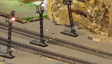 ...till 100%. Vi k&ouml;r inte efter signalerna. Om du kan gissa p&aring; vilken station dessa signaler st&aring;r, kan du l&auml;mpligen meddela detta till n&auml;rmaste TC-medarbetare n&auml;sta g&aring;ng du bes&ouml;ker oss.