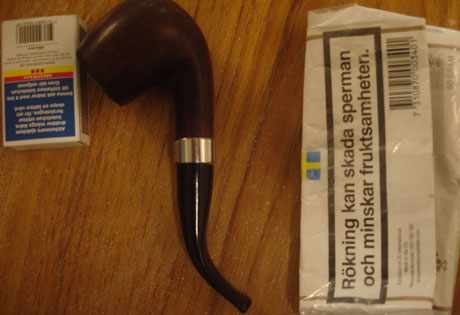 Jonte har ordning p&aring; de viktigaste verktygen. Faktum &auml;r att i sin skruvl&aring;da har han t&auml;ndsticksaskar med sm&aring;skruv i, men...inte i denna.