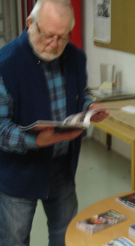 Staffan bl&auml;ddrade i n&aring;gra intressanta tidningar.