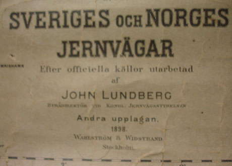 L&aring;t se! En karta &ouml;ver Unionens jernv&auml;gar, sk&auml;nkt till f&ouml;reningen av en herre utanf&ouml;r Ljungby, som hittade den p&aring; en vind. Kartan &auml;r i v&auml;ldigt bra skick med tanke p&aring; vart den legat och hur l&auml;nge den gjort det. Vi skriver n&auml;mligen Unionen eftersom kartan &auml;r daterad 1898. S&aring;ledes kan vi se att den h&ouml;gaktuella banan Bolmenbanan &auml;r uppdelad i KVJ, VBJ, HBJ. Bengt hittade dessutom en maximalt liten j&auml;rnv&auml;g fr&aring;n sin barndoms Malm&ouml;.