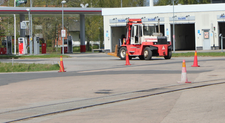 S&aring; fick Tobbe tillslut k&ouml;ra tillbaka trucken till Svetruck d&auml;r vi f&aring;tt l&aring;na den. Slut p&aring; det roliga f&ouml;r denna g&aring;ng.