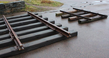 Nej men se h&auml;r! Den hade inte krympt. Sivert hade fixat en Bolmenbane-r&auml;ls som vi lagt bredvid SSJ-r&auml;lsen. B&aring;da original.