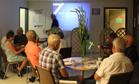 Efter de officiella &ouml;ppettiderna kom en grupp 60-&aring;rsfirande. Anders k&ouml;rde en presentationen fr&aring;n Ursp&aring;rat.