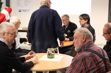 Det &auml;r faktiskt ganska ljuset i caf&eacute;et och diskussioner p&aring;g&aring;r f&ouml;r fullt!