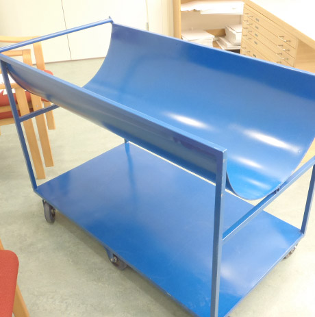 En tom vagga. Allt har g&aring;tts igenom p&aring; en dag. Dag 2 rekvirerades ytterligare material som gicks igenom och tillsammans med det f&ouml;rutbest&auml;llda materialet avbildades f&ouml;rmedelst kamera. Utan blixt.