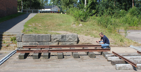 Danne och Johan baxade runt r&auml;lsen med tv&aring; spett.