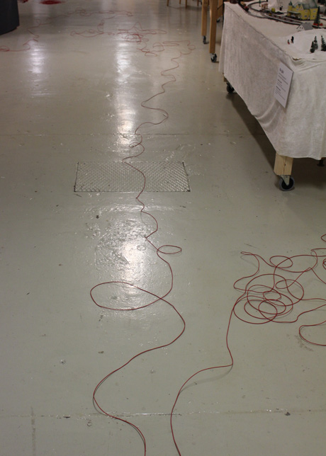 F&ouml;r att dra kabel kr&auml;vs kabel. Den finns och &auml;r tvinnad p&aring; plats.