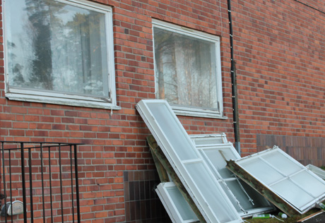 ...renovera eller &aring;tminstone m&aring;la f&ouml;nstren, d&aring; vi oljade dem i somras...